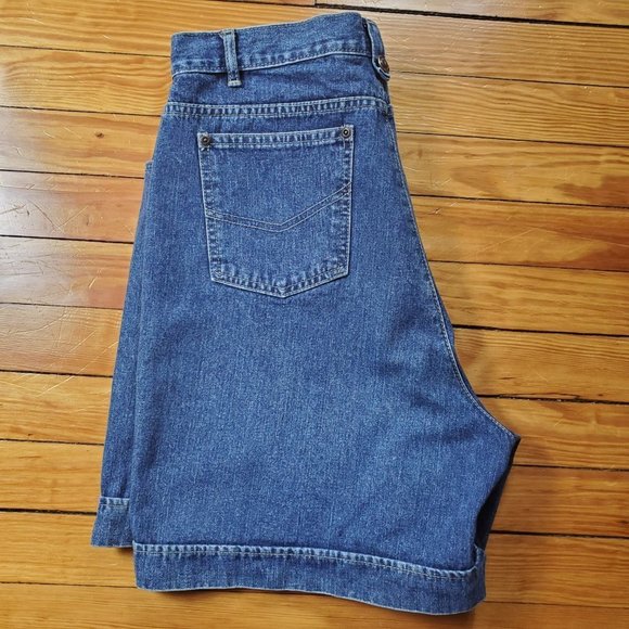 St. John's Bay Medium Wash Cuffed Denim Shorts Sz 16 - Picture 6 of 7